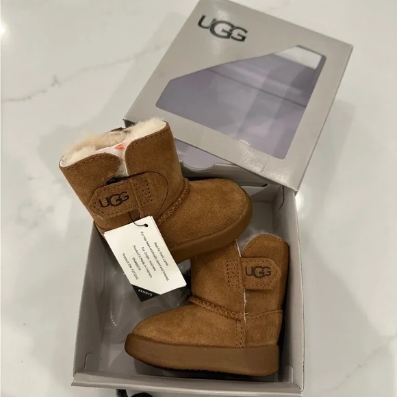 Ugg Baby Keelan Boots - Picture 3 of 6